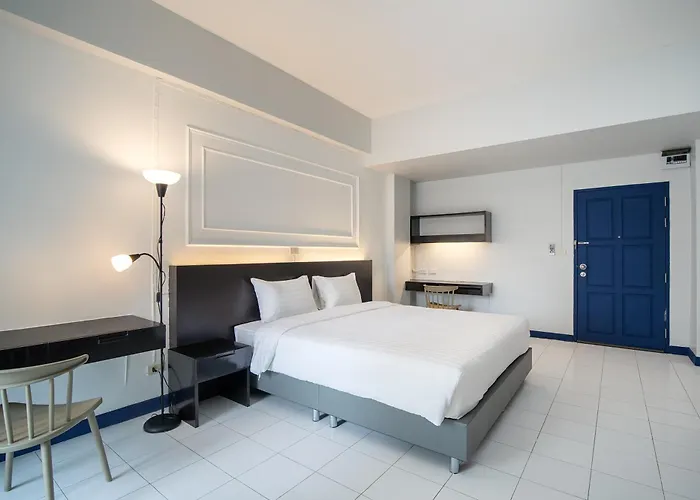Aparthotel Capitel Rama 4 3*