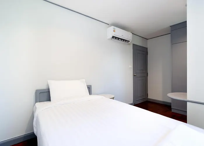 Aparthotel Capitel Rama 4 3*